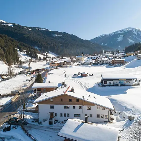 Mooshaeusl Large Chalet Kelchsau