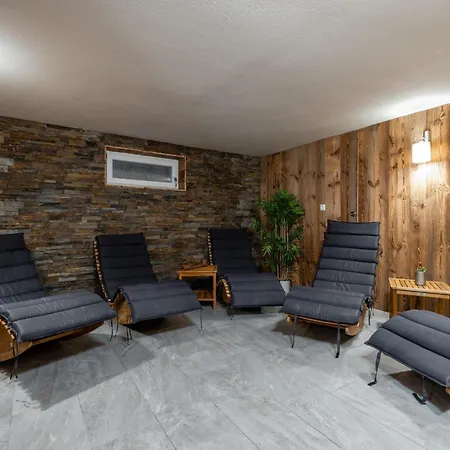 Mooshaeusl Large Chalet