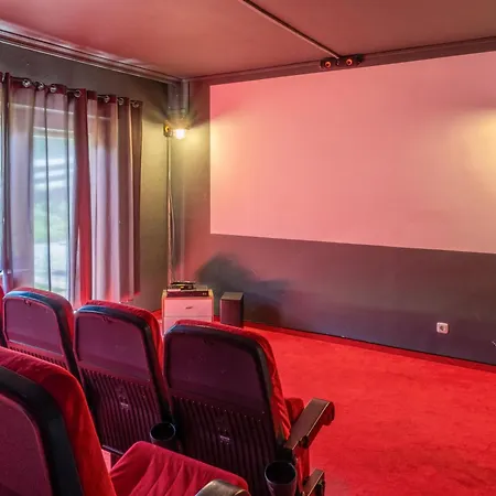 Mooshaeusl Large Chalet *