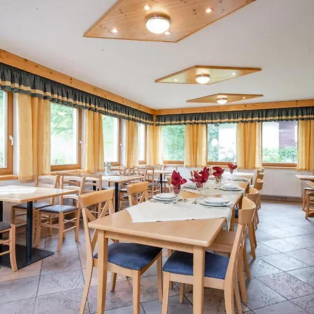 Mooshaeusl Large Chalet